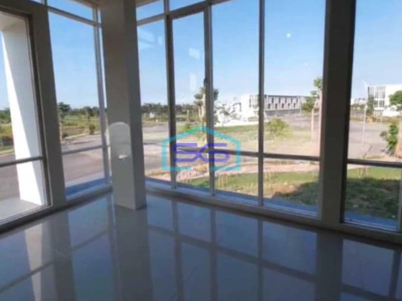 Dijual Ruko Ada Lift Luas Bangunan 450 m² Lokasi Bebas Banjir di Surabaya