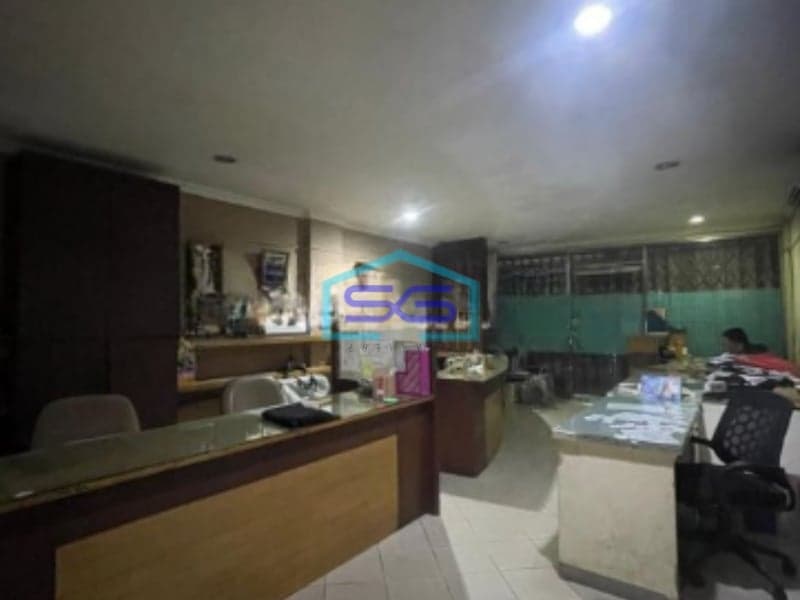 Dijual Ruko 3.5 lantai di Pangeran Jayakarta Jakarta Pusat LB 300m2