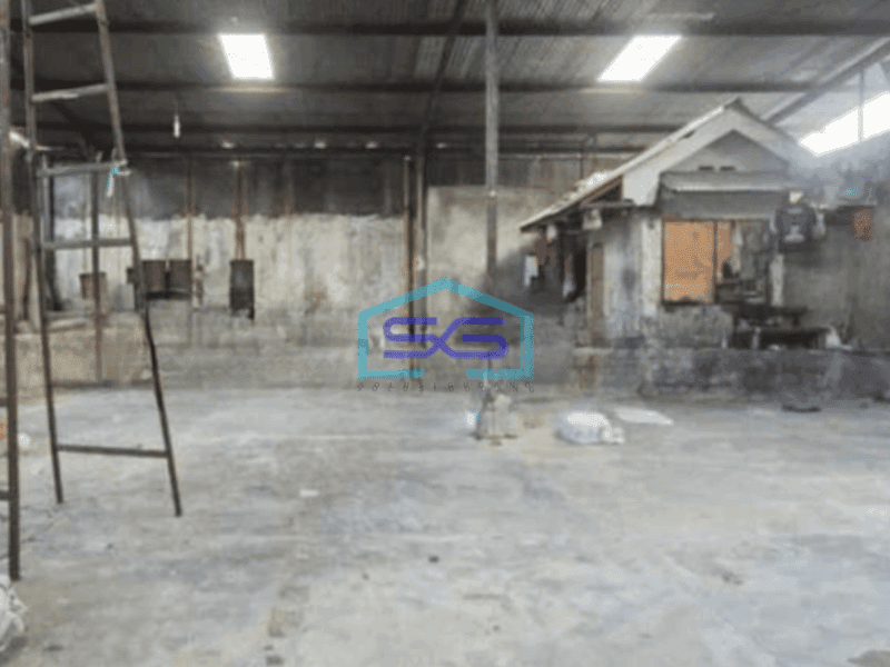 Dijual gudang strategis lokasi Jebres luas 2023m2