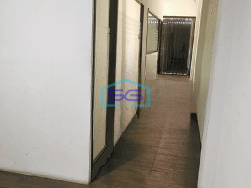 Disewakan Ruko 3,5 Lantai di Surabaya Pusat LB 202m2