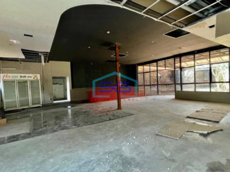 Disewakan Ruang Usaha Strategis Dekat Sriwedari Jalan Slamet Riyadi Solo LB 600m2