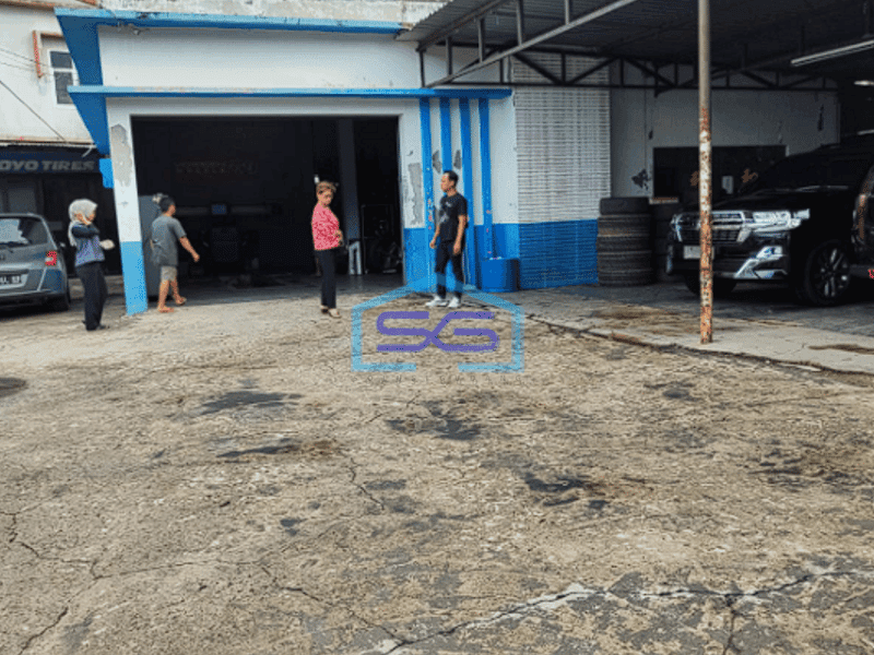 Disewakan Tanah + Bangunan Super Strategis di Jl. Demang Lebar Daun Palembang