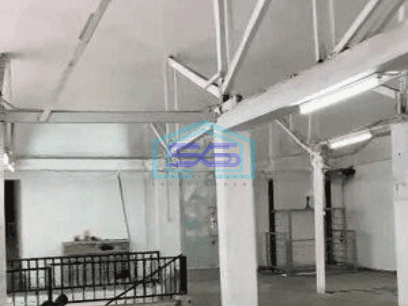 Dijual Rumah dan Gudang , Ada Lift di Kota Jakarta Barat