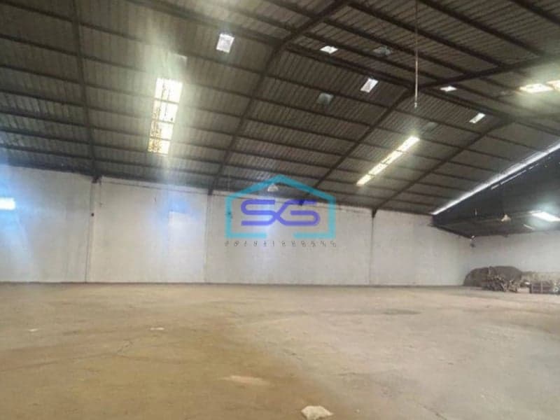 Disewakan Gudang Kavling DPR Cipondoh Tangerang Luas Tanah 1600 m²