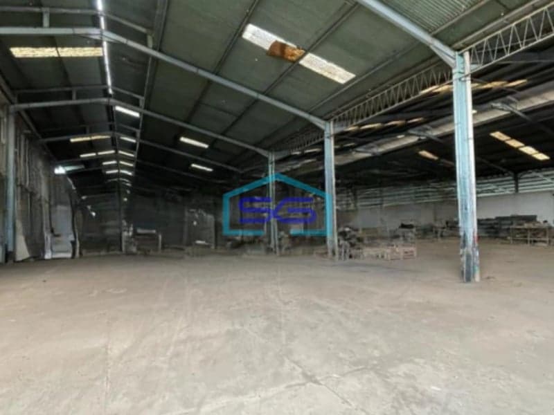 Disewakan Gudang Lokasi Pinggir Jalan Semarang Barat Luas Bangunan 11000 m²