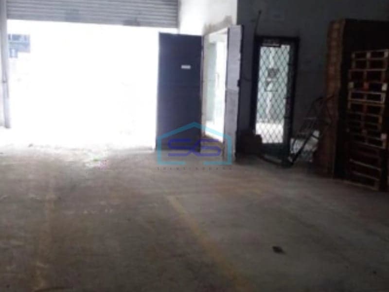 Disewakan Cepat Gudang 2 Lantai Luas Tanah  243 m² Lokasi di Cikokol Tangerang