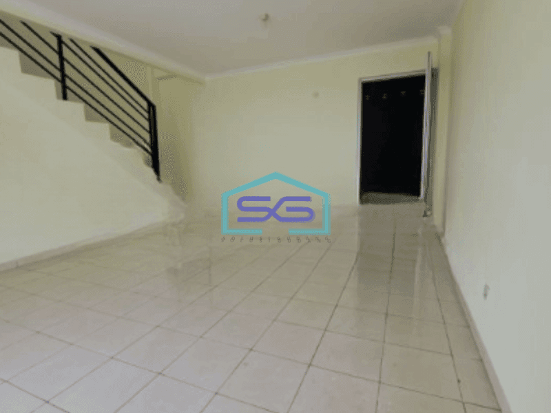 Disewakan Gudang Ada Kantor Luas Bangunan  300 m² di Cengkareng Jakarta Barat