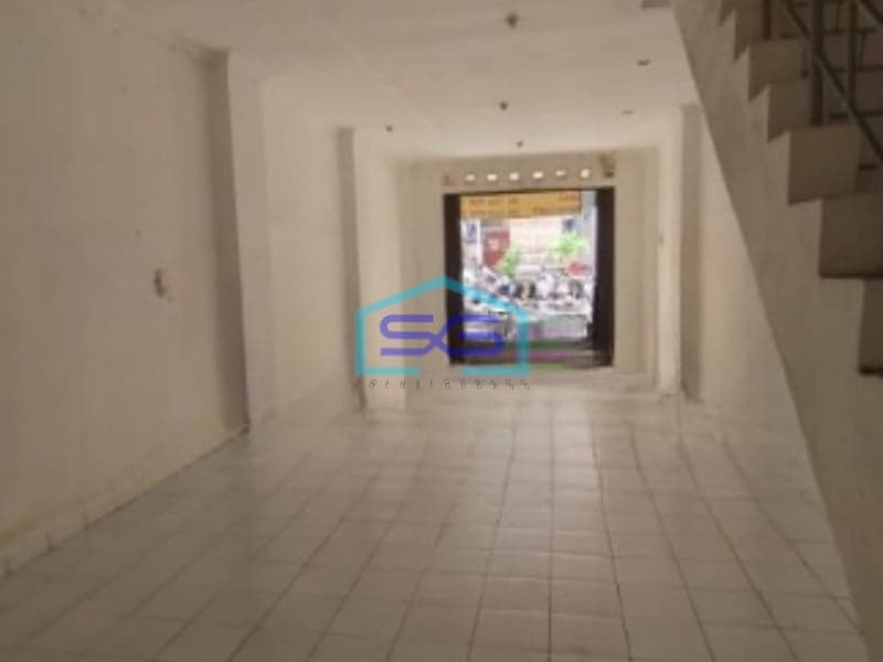 Dijual Cepat Ruko Luas Bangunan 234 m2 Lokasi Taman Palem Jakarta Barat