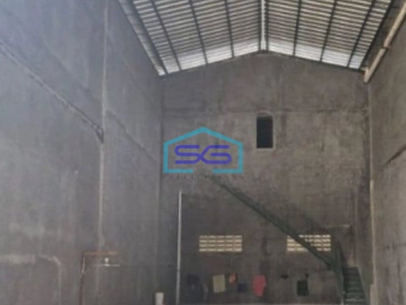 Dijual Gudang Luas Tanah 233 m²  Lokasi Bebas Banjir di Kapuk Kamal Jakarta Barat