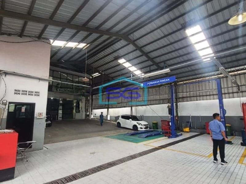 Dijual Ruang Usaha ex Showroom mobil Luas Tanah 1721m2 di Pajajaran Bogor
