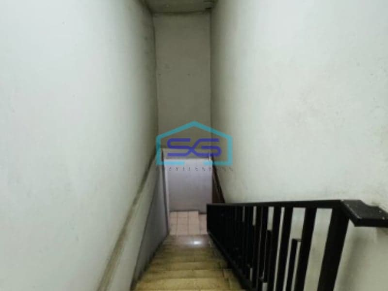 Dijual Ruko Luas Bangunan  296 m² Lokasi di Jelambar Jakarta Barat