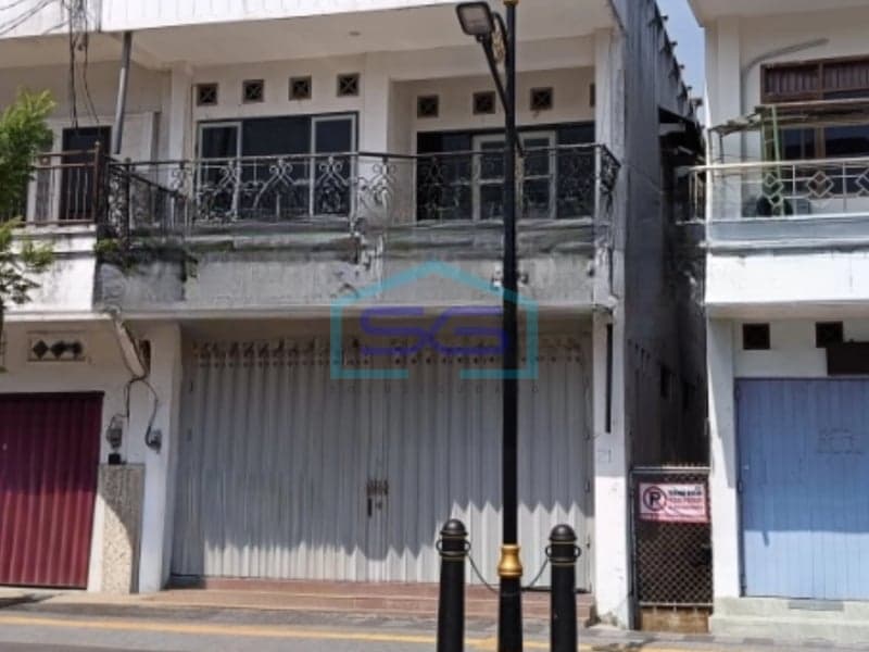出租：位于东爪哇锦里、占地206平方米的宽敞双层店屋