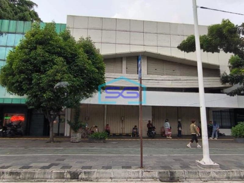 Disewakan Gedung Strategis Komersial Siap Pakai Jakarta Pusat LB 700m2