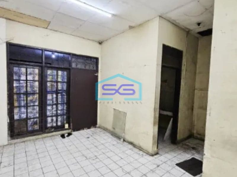 Disewakan Ruko Tempat Usaha di Taman Kopo Indah Mainroad Bandung Luas Bangunan 180 m²