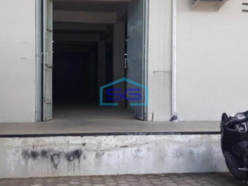 Disewakan Gudang Ada Kantor Siap Pakai Luas Bangunan  765 m² Lokasi Bebas Banjr di Depok Sleman