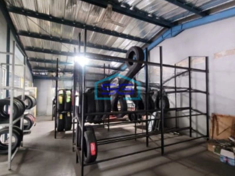 Dijual Ruang Usaha Ex Bengkel Lokasi Pinggir Jalan Raya si Ciater Tangerang LT 368m2