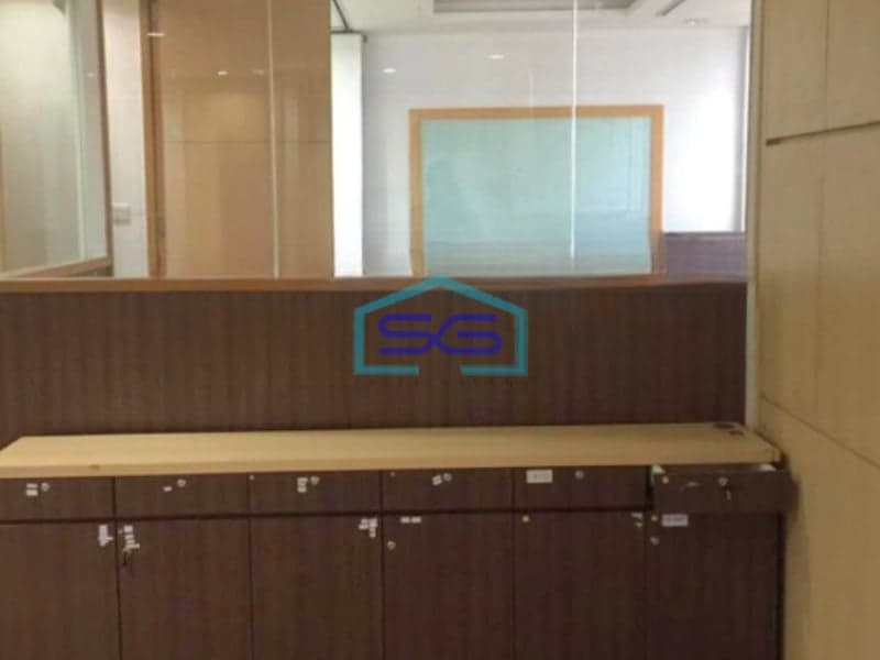 Disewakan Kantor Luas Tanah 300 m² Lokasi di Sudirman Jakarta Selatan