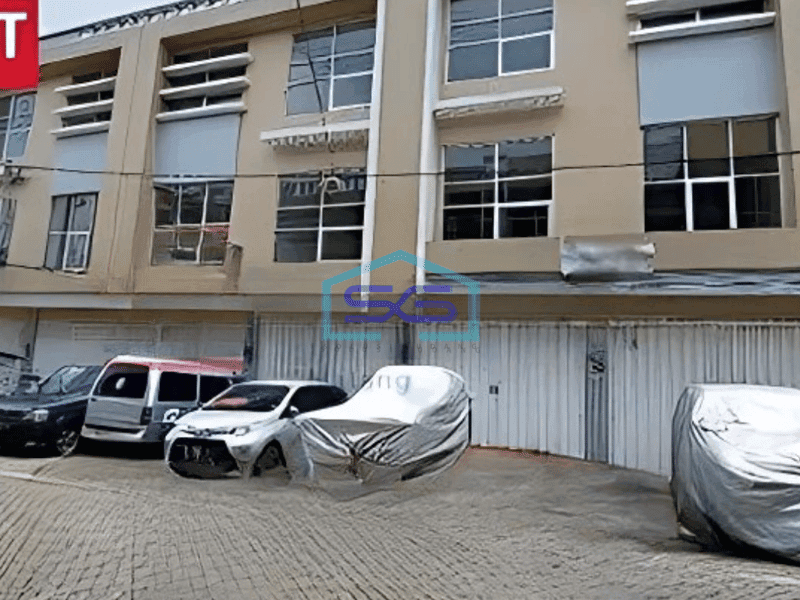 Disewakan Ruko Bangunan 3 Lantai Siap Pakai Dan Strategis di Malang LB 180m2
