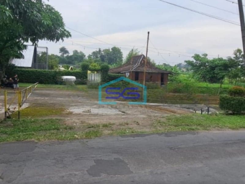 DIsewakan Ruang Usaha Komersil Di Mlati Sleman Jogja Luas Bangunan  250 m²