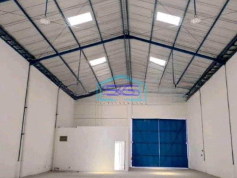 Dijual Gudang Akses Container Luas Tanah  396 m² Lokasi di Gresik Jawa Timur