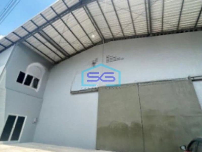 Disewakan Gudang Sudah Renovasi, SHM Luas Tanah 1600m2 di Tangerang Parkir Luas