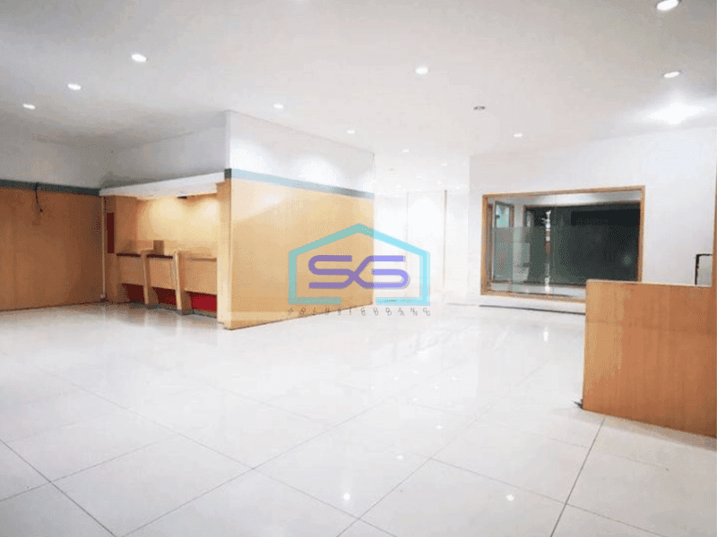 Disewakan Ruang Usaha Tengah Kota di Gajahmada Semarang LB 970m2 Siap Pakai