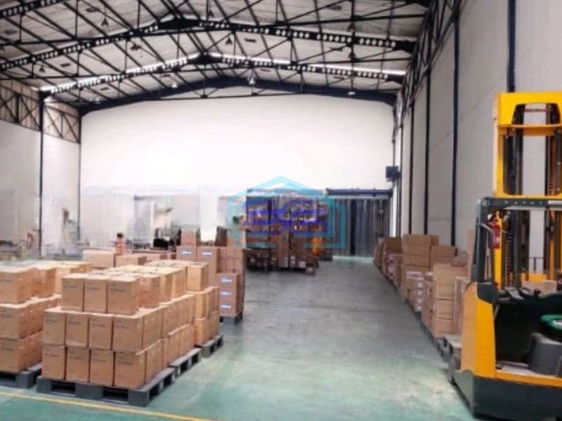 Dijual Gudang Ada Loading Dock Luas Bangunan  7000 m²  di Surabaya