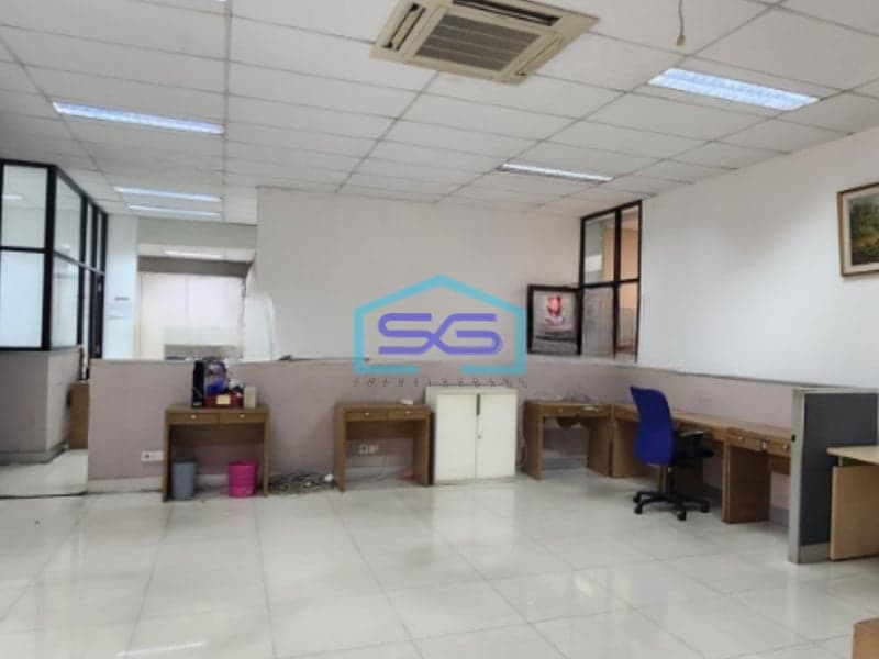 Disewakan Ruko Kantor Strategis di Kebayoran Baru Jakarta Selatan LB 600m2