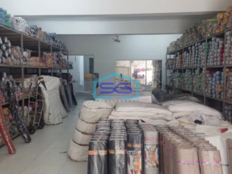 Disewakan Ruko Lokasi Di Tengah Kota Pinggir Jalan Slamet Riyadi di Solo Cocok Untuk Investasi Usaha.