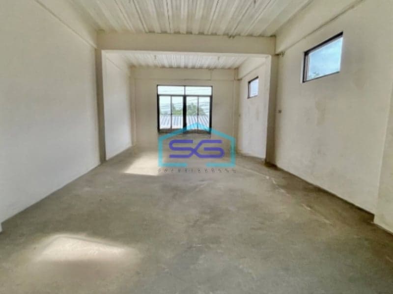 Disewakan Ruko Strategis di Jalan Adisucipto Colomadu Solo LB 325m2