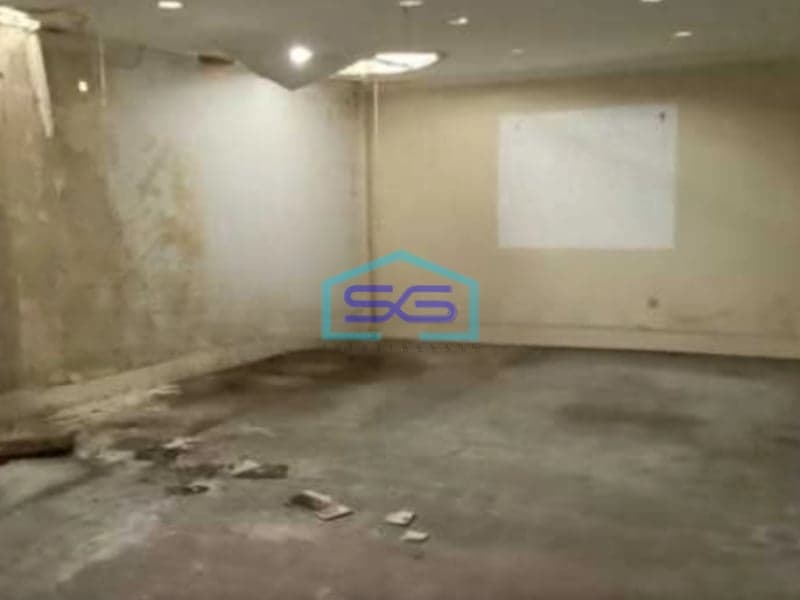 Disewakan Ruang Usaha sebelah OCBC ( seberang gedung merdeka museum KAA) Luas Bangunan  900 m²