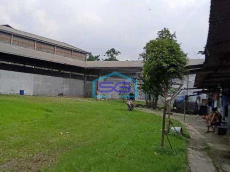 Dijual Gudang Akses Container 40 Feet Luas Bangunan  3400 m²  di Cikiwul Bekasi