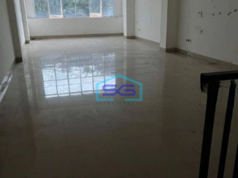 Dijual Ruko di Green Garden Jakarta barat Sudah Renovasi SHM LB 300m2