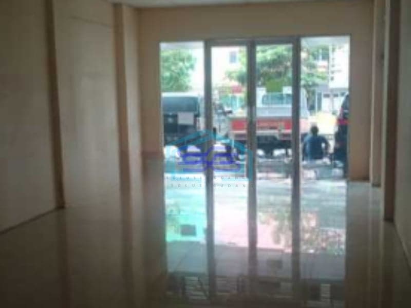 Disewakan Ruko Itc Bsd Tangerang Hadap Jalan Raya Luas Bangunan  125 m²