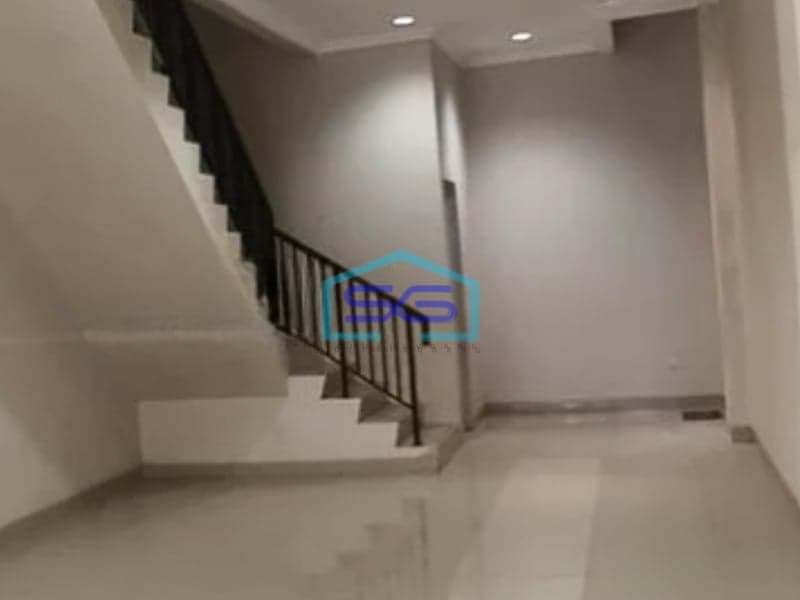 Dijual Cepat Ruko 3,5 Lantai di Jakarta Barat Luas Bangunan 236m2