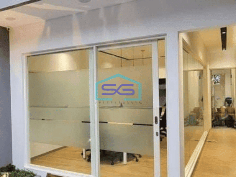 Disewakan Ruko Crown Greenlake City Luas Bangunan 270 m²