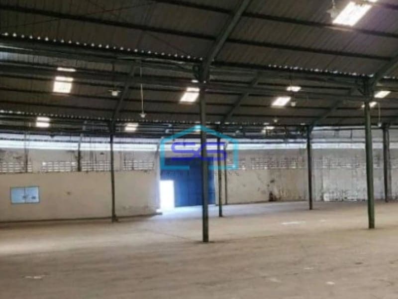 Disewakan Gudang Ada Kantor Luas Bangunan 2500 m² di Surabaya