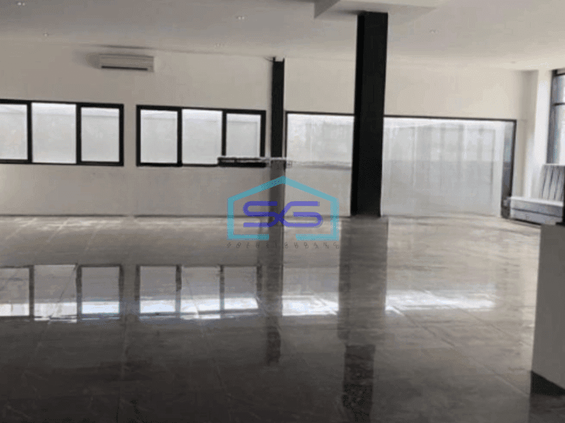 Disewakan Gudang Plus Gedung Luas Bangunan 10000 m² di Kebayoran Lama Jakarta Selatan