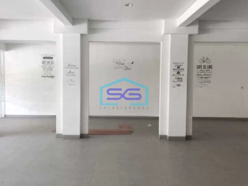 Disewakan Ruko Luas Tanah 300 m² 2 Lantai di Surabaya Kota