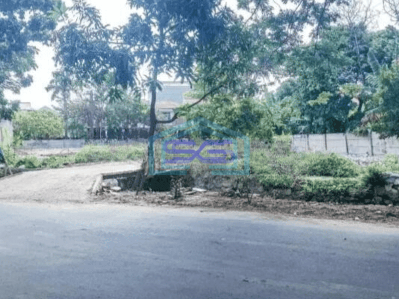 Tanah lapang dekat Metland Puri gondrong