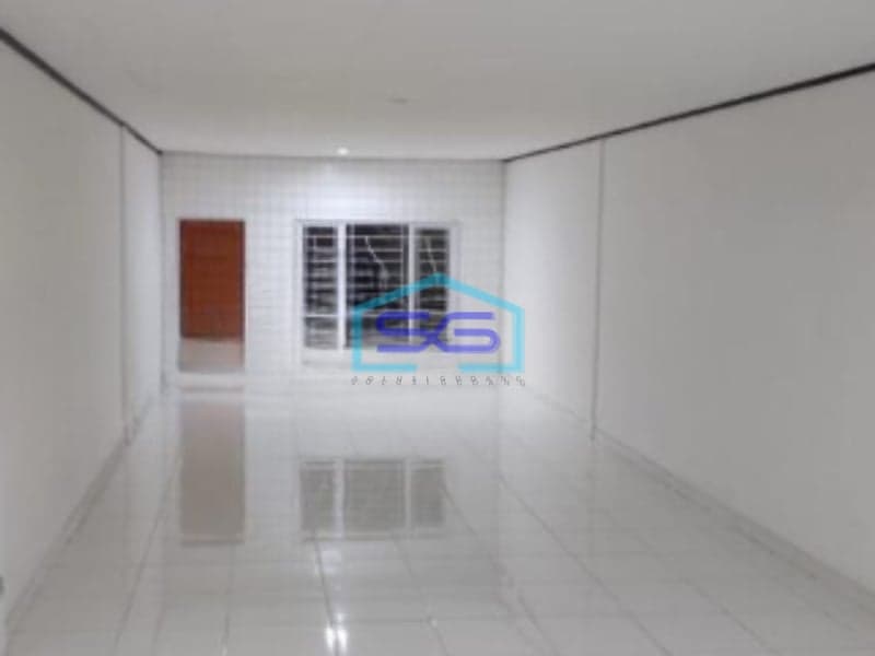 Disewakan Ruko Lokasi Pinggir Jalan Jakarta Pusat Luas Tanah 105 m²
