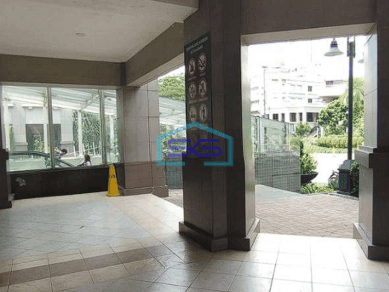 Disewakan Ruko Central Park Jakarta Barat 4 Lantai LB 300m2