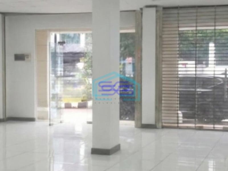 Disewakan Ruko Luas Bangunan  585 m² Lokasi di Tanah Abang Jakarta Pusat