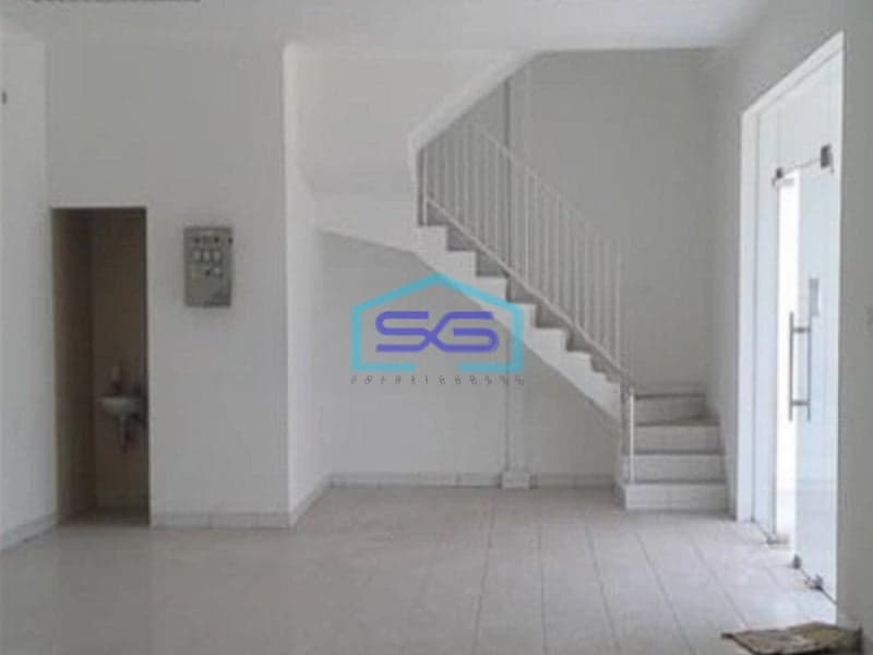 Disewakan Gudang Ada Loading Dock Strategis Pinggir Jalan di Jababeka Bekasi LT 1320m2