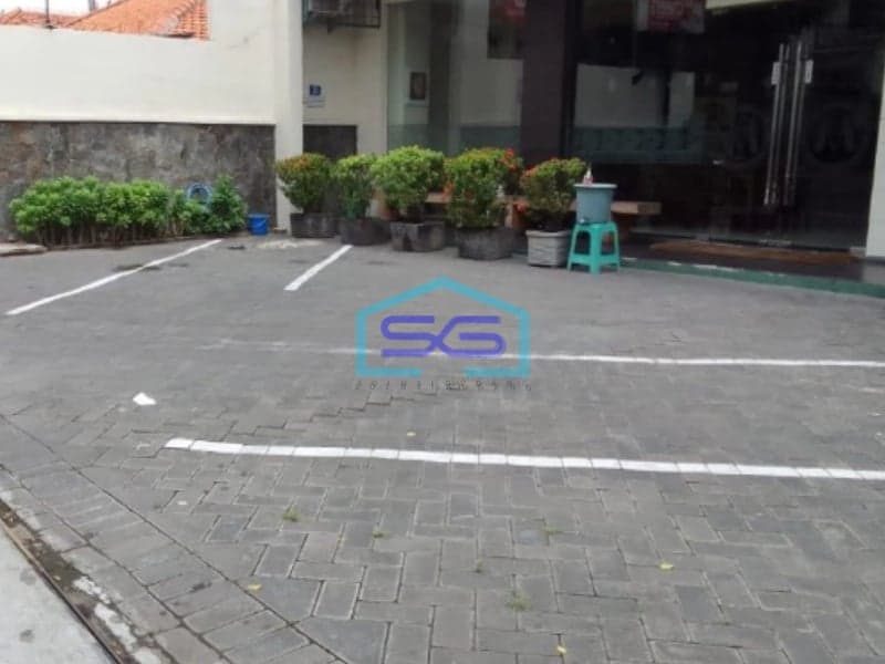 Dijual Bangunan Ruang Usaha Komersial Jl. Barata Jaya Surabaya Luas Tanah 390m2