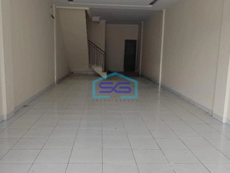 Disewakan Ruko Lokasi Strategis 2.5 Lantai Kemang Jakarta Selatan 3 Lantai