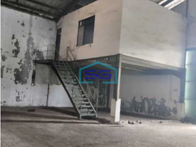 Dijual Gudang di Komplek Pergudangan Oso Wilangon Indah Luas Bangunan  980 m²
