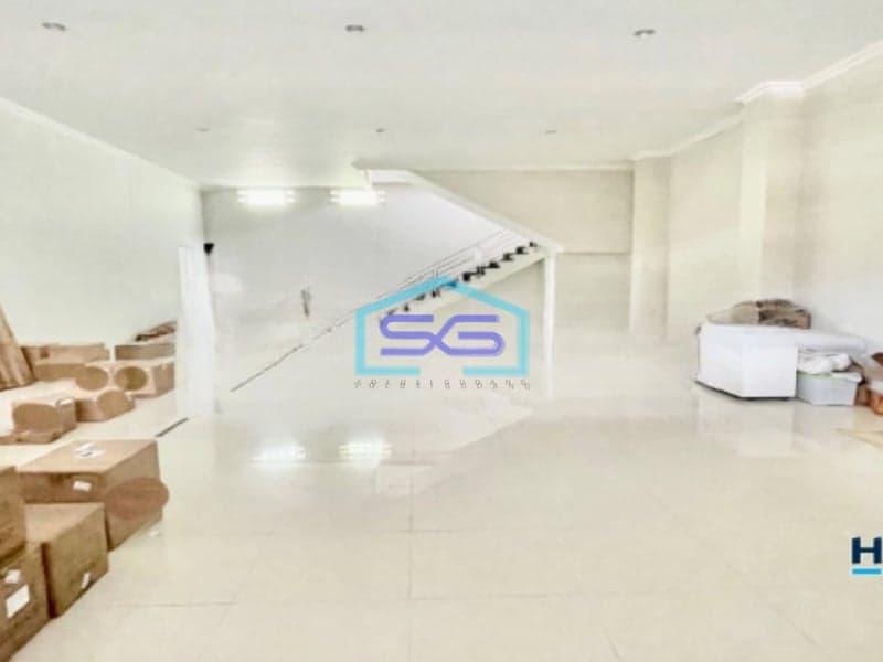 Disewakan Ruko Lantai 1 Bersih Siap Pakai Di Serengan Solo Dekat Honggowongso LB 195m2