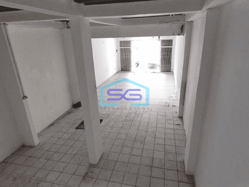 Disewakan Ruko Lokasi Strategis LB 300m2 di Asia Tropis Harapan Indah Bekasi