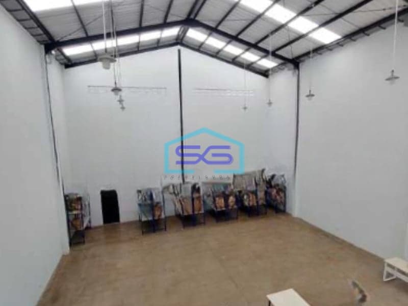 Dijual Gudang Akses Container 40 Feet Luas Bangunan 450 m² Lokasi Teluk Naga Tangerang